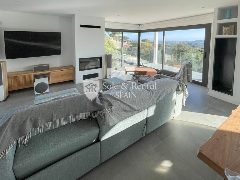 Villa for Sale in Lloret De Mar, Gerona 3