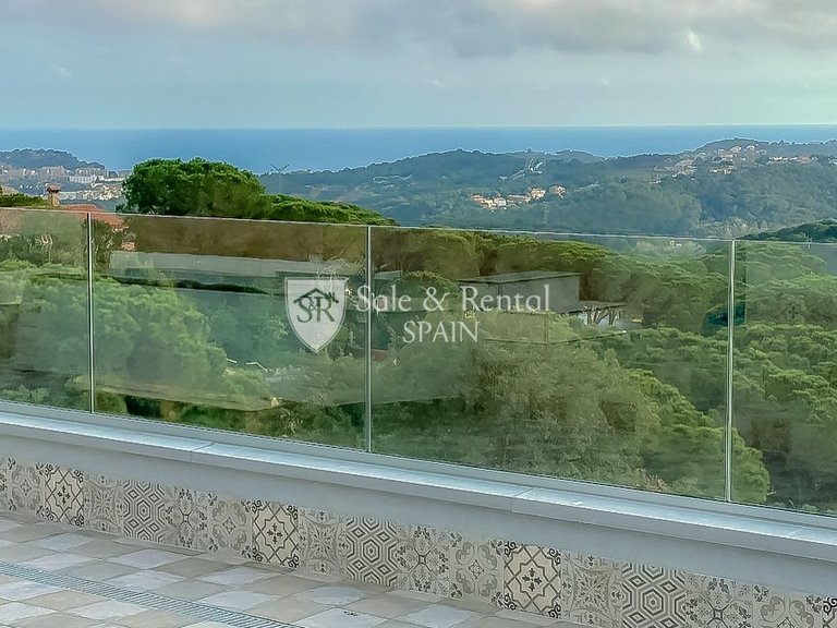 Villa for Sale in Lloret De Mar, Gerona 8