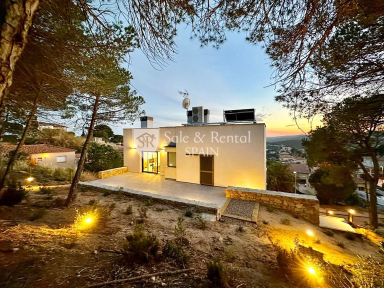 Villa for Sale in Lloret De Mar, Gerona 20