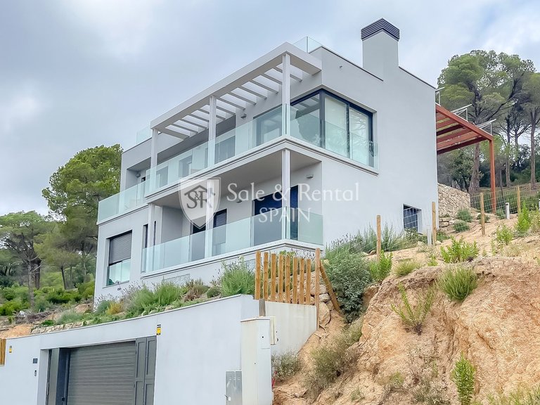 Villa for Sale in Lloret De Mar, Gerona 24