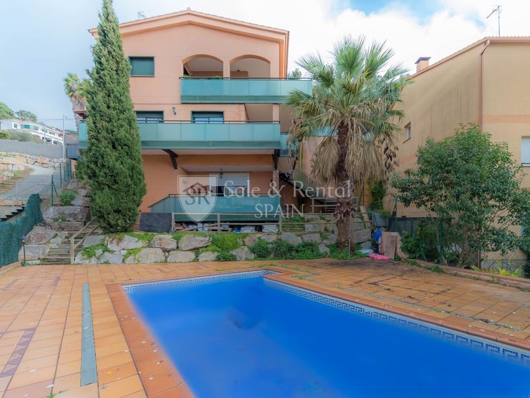 Villa for Sale in Lloret De Mar, Gerona 1
