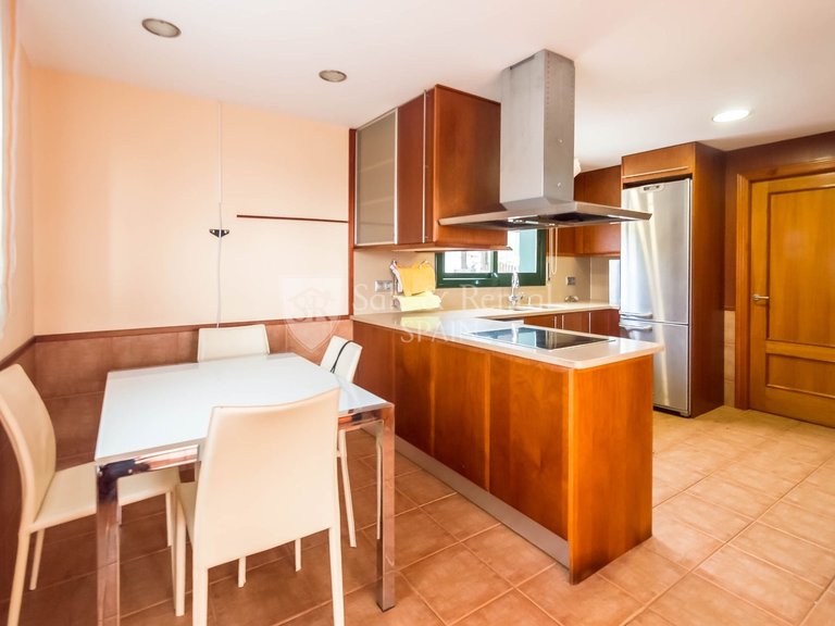 Villa for Sale in Lloret De Mar, Gerona 12