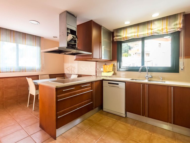 Villa for Sale in Lloret De Mar, Gerona 16