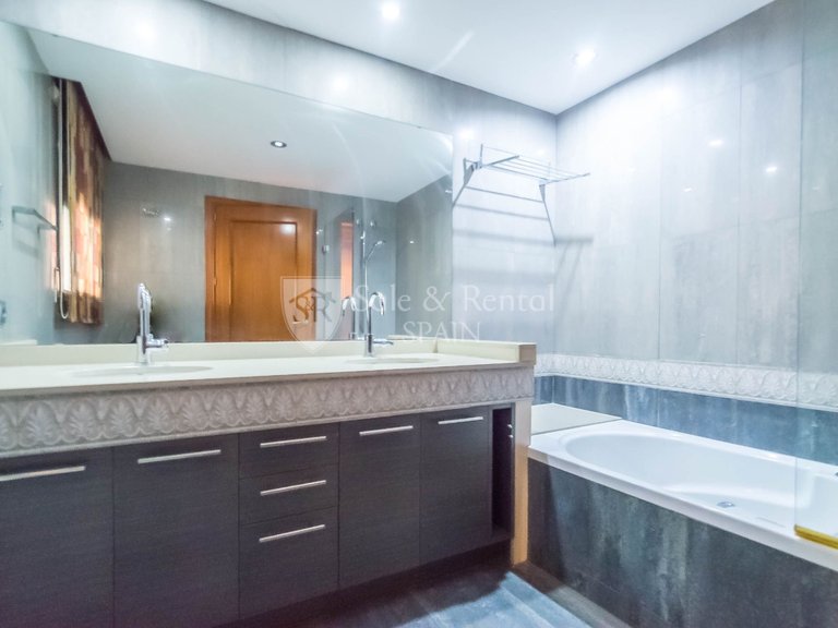 Villa for Sale in Lloret De Mar, Gerona 26