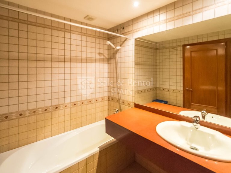 Villa for Sale in Lloret De Mar, Gerona 29