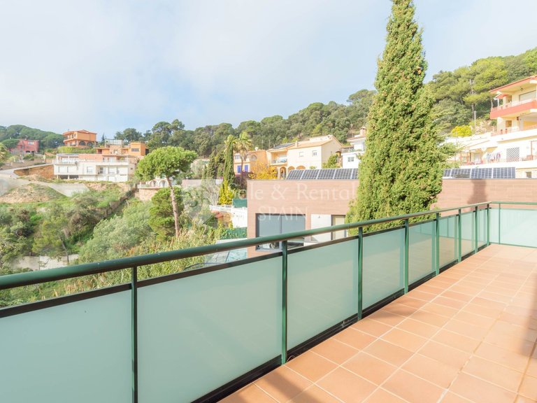 Villa for Sale in Lloret De Mar, Gerona 32