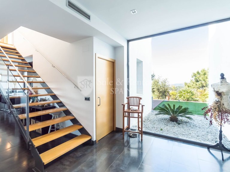 Villa for Sale in Lloret De Mar, Gerona 3