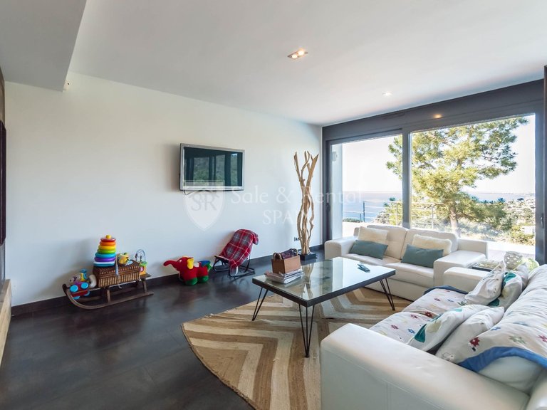 Villa for Sale in Lloret De Mar, Gerona 11
