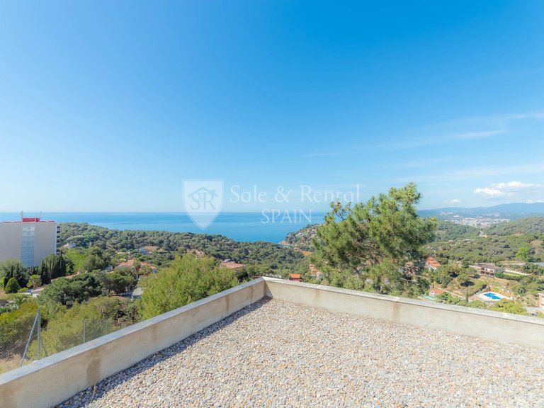 Villa for Sale in Lloret De Mar, Gerona 27