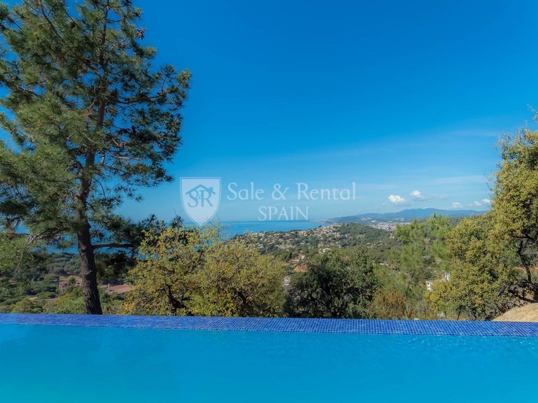 Villa for Sale in Lloret De Mar, Gerona 43