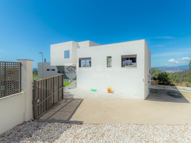 Villa for Sale in Lloret De Mar, Gerona 44
