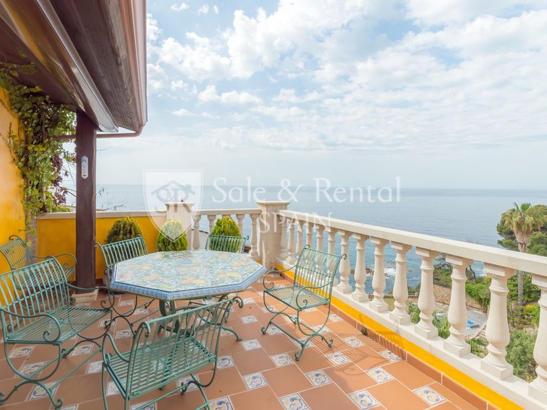 Villa for Sale in Lloret De Mar, Gerona 3