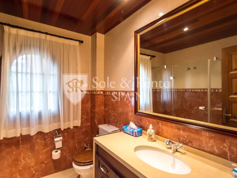 Villa for Sale in Lloret De Mar, Gerona 38