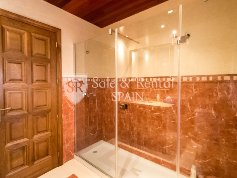 Villa for Sale in Lloret De Mar, Gerona 39
