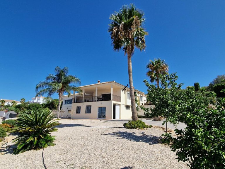 Villa for Sale in Periana, Malaga 12