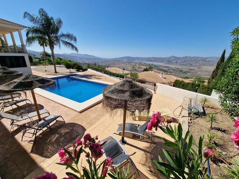 Villa for Sale in Periana, Malaga 14