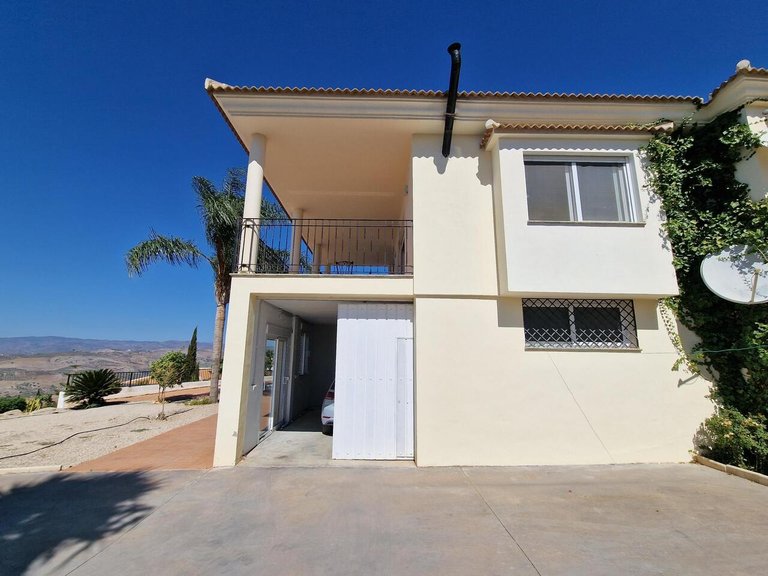 Villa for Sale in Periana, Malaga 25