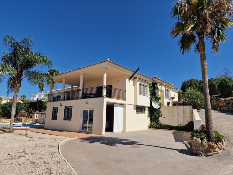 Villa for Sale in Periana, Malaga 27