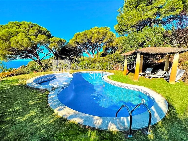 Apartment for Sale in Sant Feliu De Guixols, Gerona 24