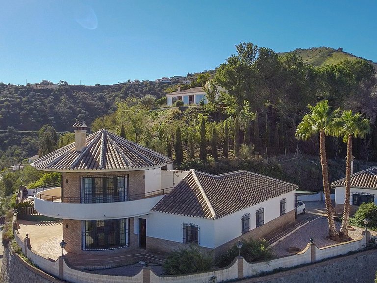 Villa for Sale in Vinuela, Malaga 8