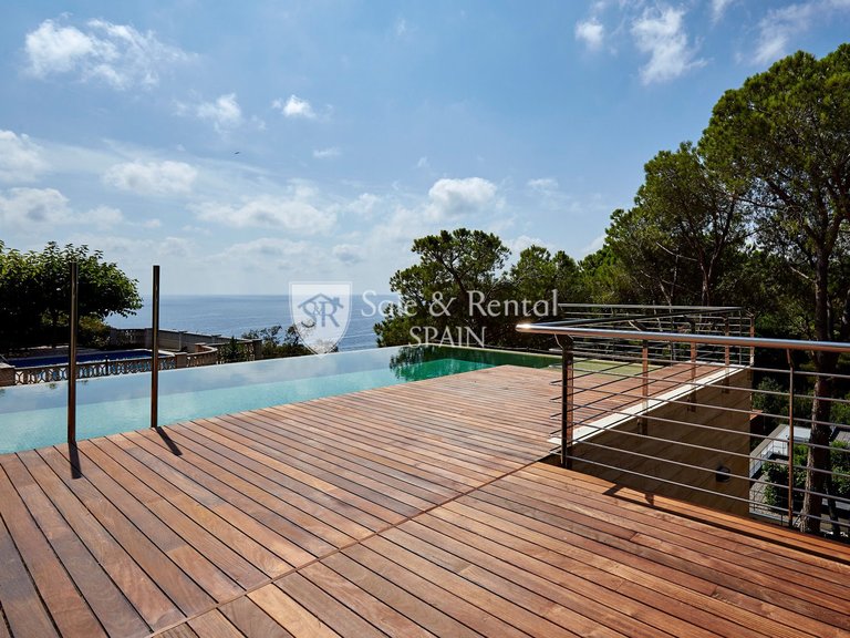 Villa for Sale in Lloret De Mar, Gerona 3