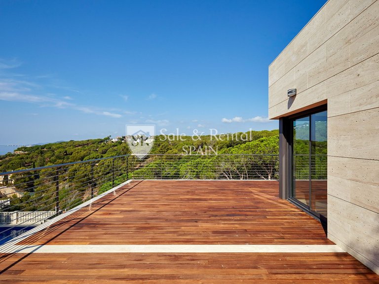 Villa for Sale in Lloret De Mar, Gerona 8