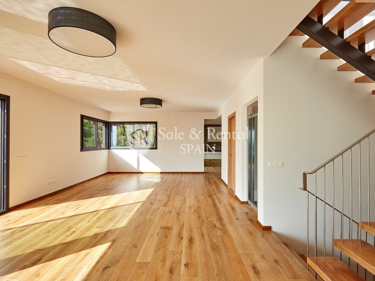 Villa for Sale in Lloret De Mar, Gerona 15