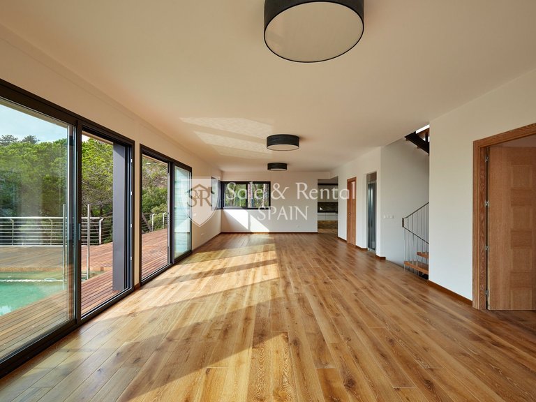 Villa for Sale in Lloret De Mar, Gerona 18