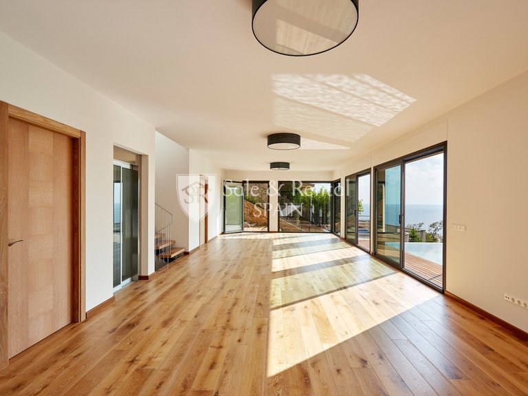 Villa for Sale in Lloret De Mar, Gerona 19
