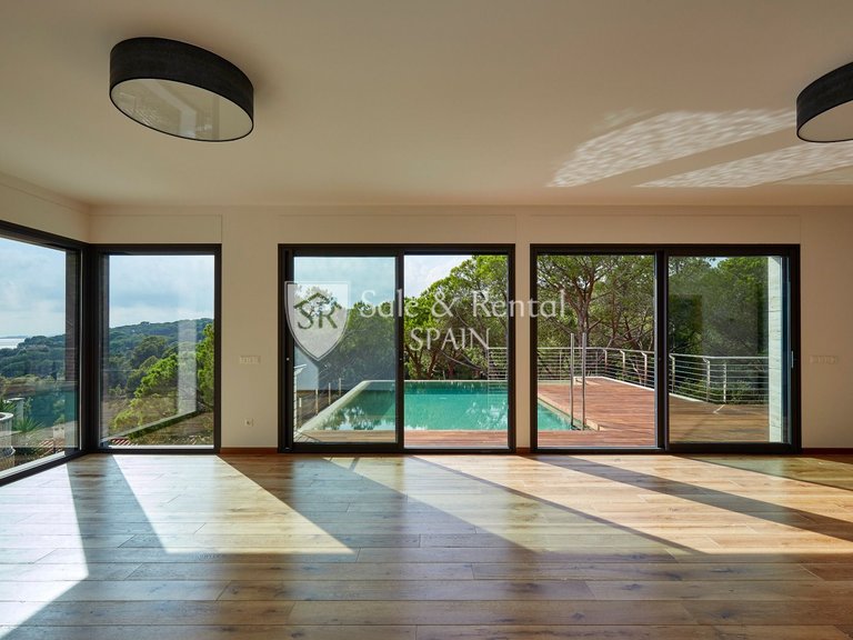 Villa for Sale in Lloret De Mar, Gerona 20