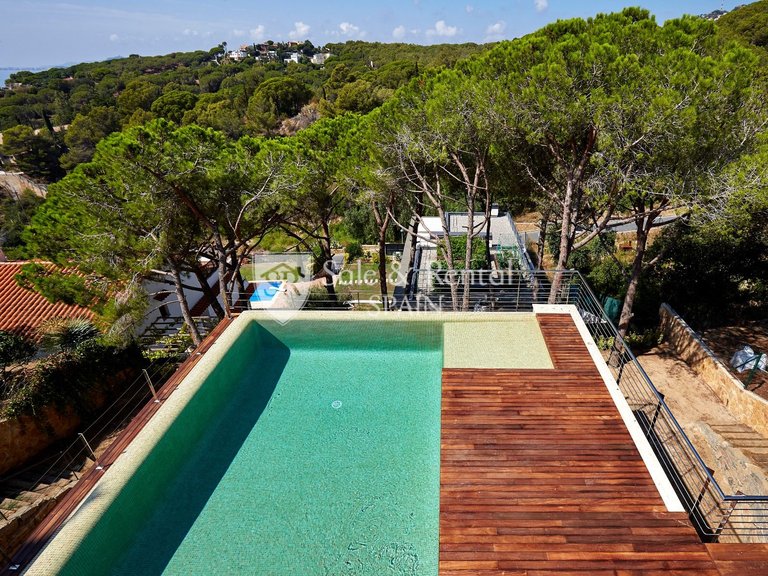Villa for Sale in Lloret De Mar, Gerona 23