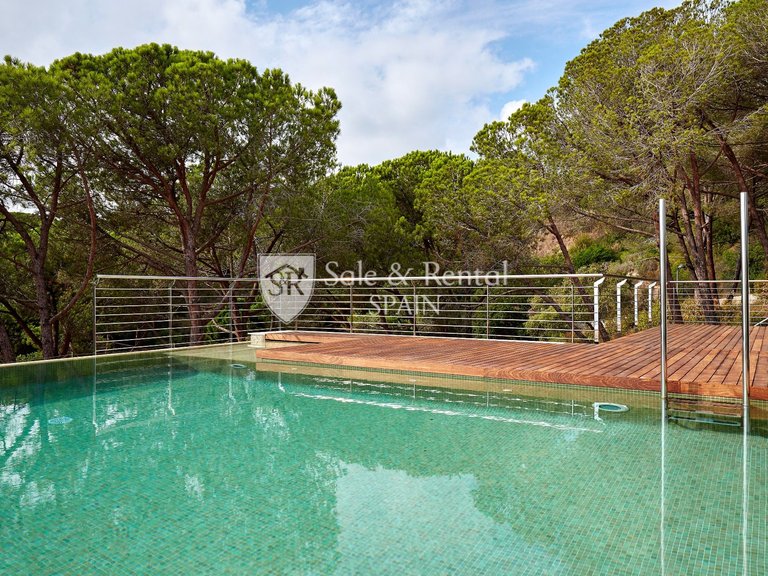 Villa for Sale in Lloret De Mar, Gerona 25
