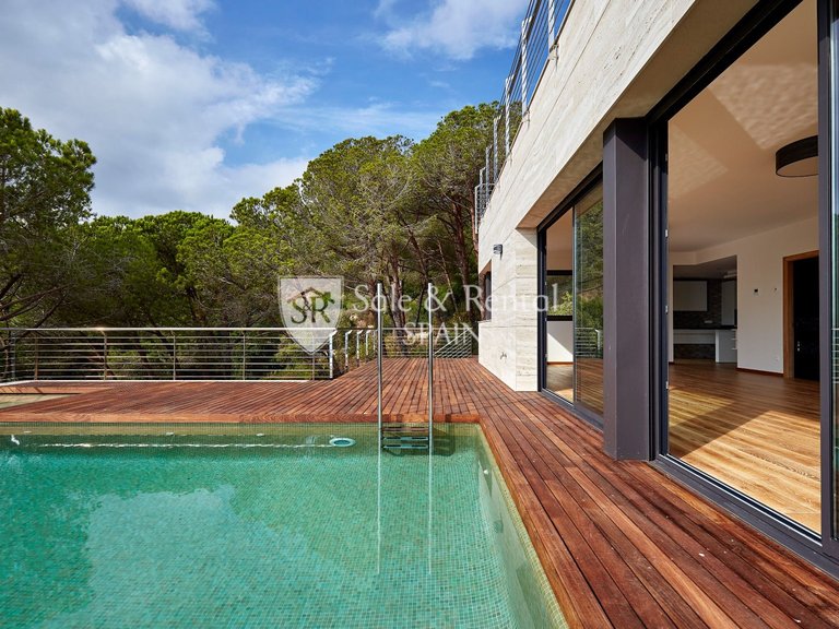 Villa for Sale in Lloret De Mar, Gerona 26