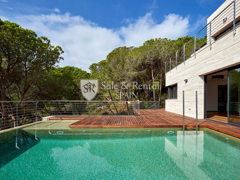 Villa for Sale in Lloret De Mar, Gerona 27