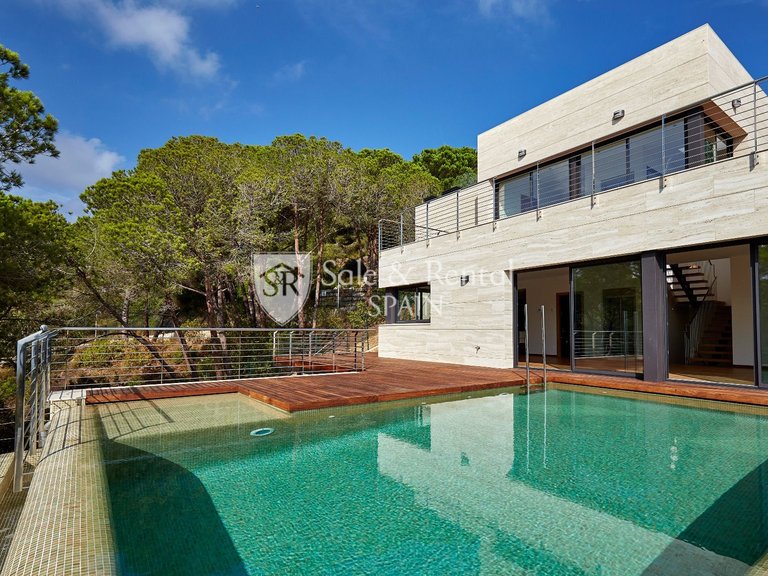 Villa for Sale in Lloret De Mar, Gerona 29