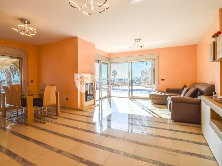 Villa for Sale in Lloret De Mar, Gerona 3