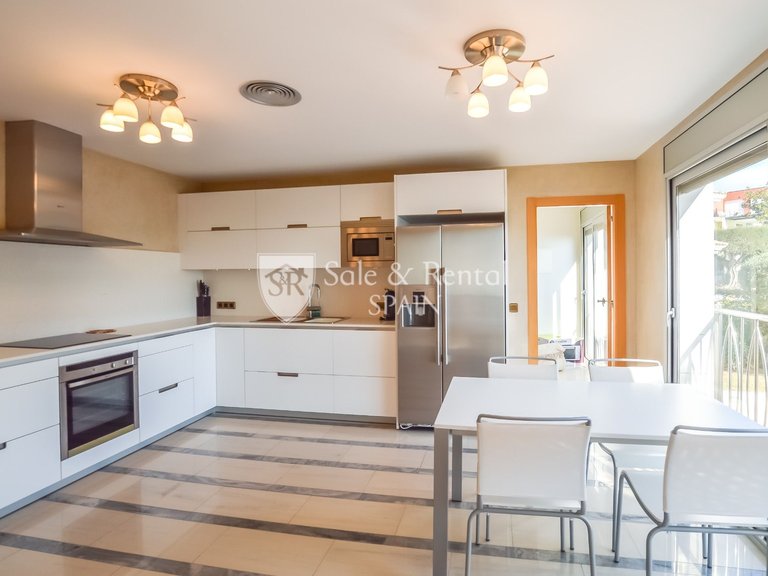 Villa for Sale in Lloret De Mar, Gerona 11