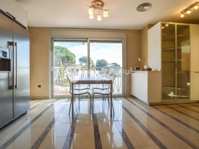 Villa for Sale in Lloret De Mar, Gerona 12