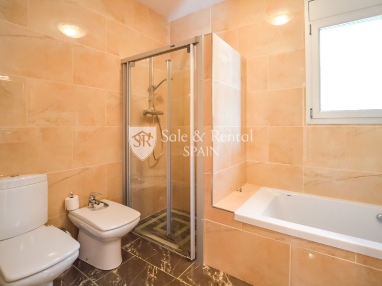 Villa for Sale in Lloret De Mar, Gerona 26