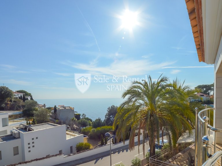 Villa for Sale in Lloret De Mar, Gerona 40