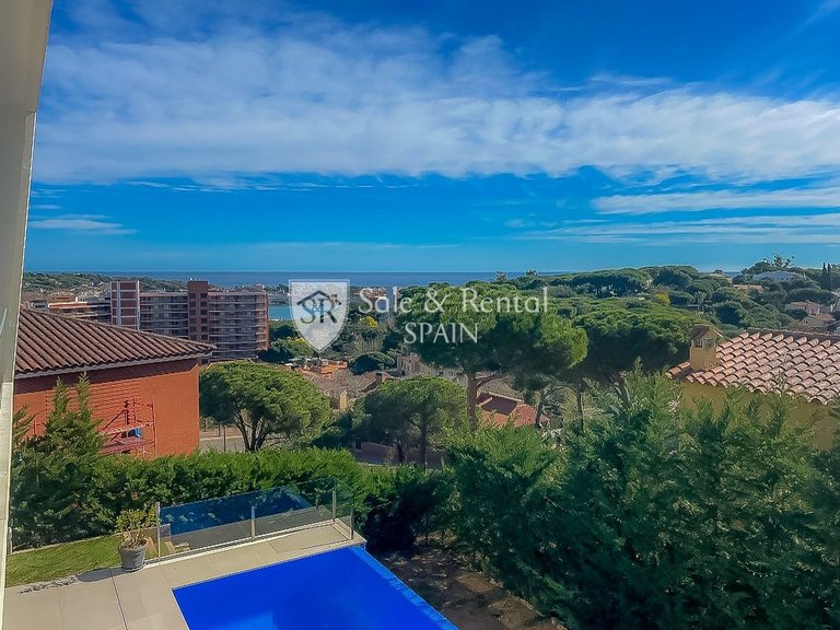 Villa for Sale in Sant Feliu De Guixols, Gerona 2