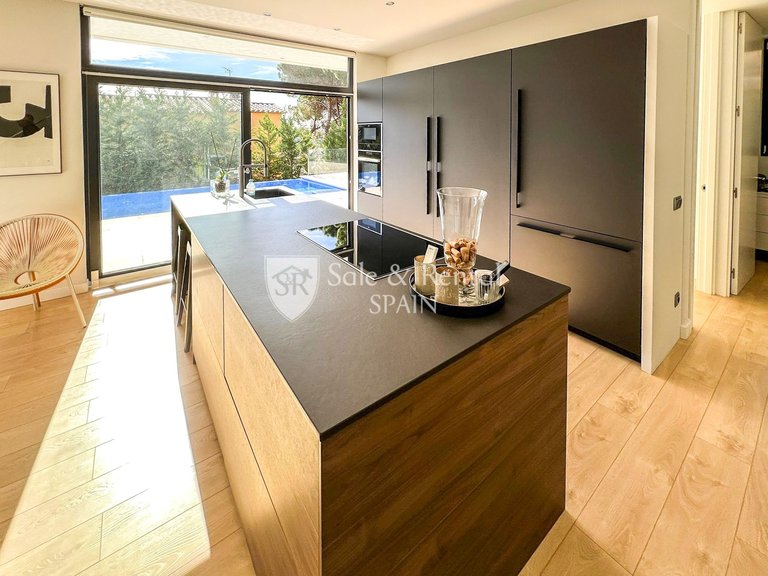 Villa for Sale in Sant Feliu De Guixols, Gerona 14