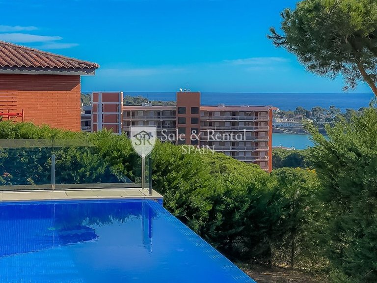 Villa for Sale in Sant Feliu De Guixols, Gerona 26