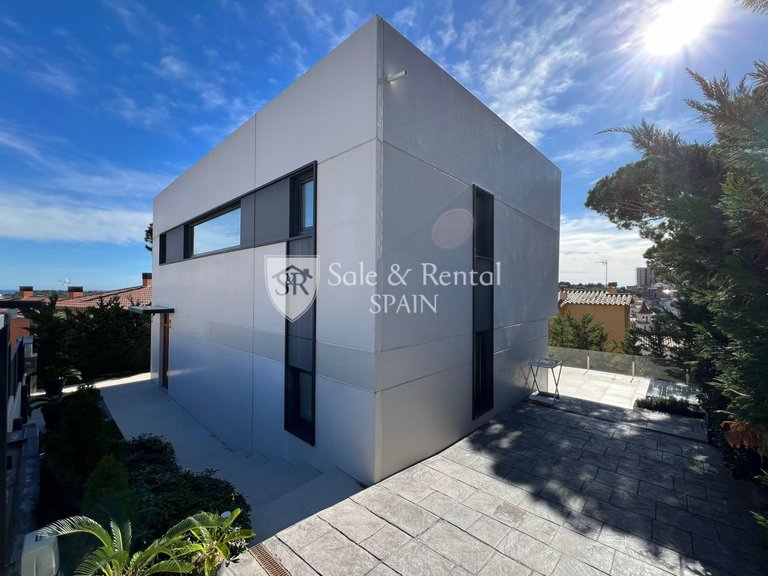 Villa for Sale in Sant Feliu De Guixols, Gerona 27