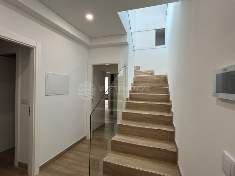 Villa for Sale in Mexilhoeira Grande, Algarve 9