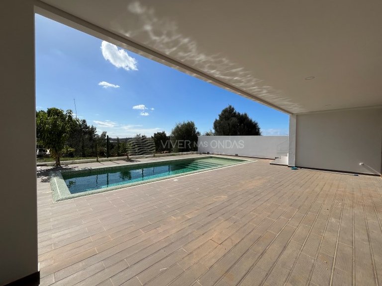 Villa for Sale in Mexilhoeira Grande, Algarve 23