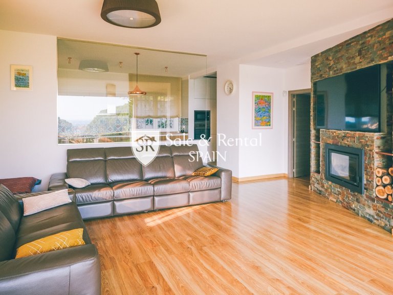 Villa for Sale in Lloret De Mar, Gerona 5