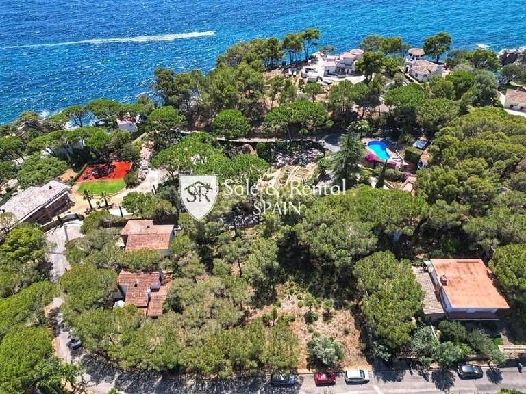 Villa for Sale in Lloret De Mar, Gerona 1