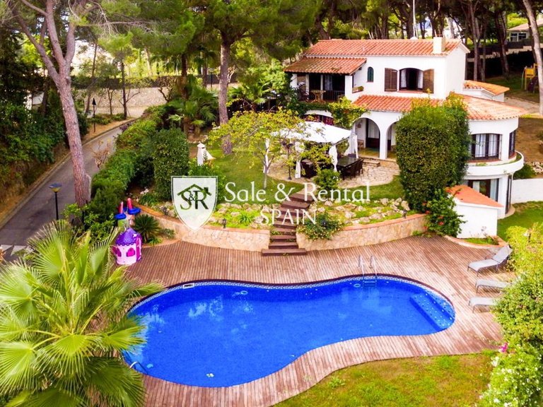 Villa for Sale in Lloret De Mar, Gerona 2