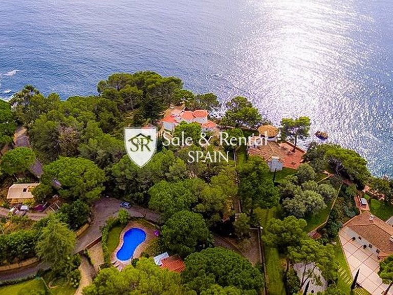 Villa for Sale in Lloret De Mar, Gerona 4